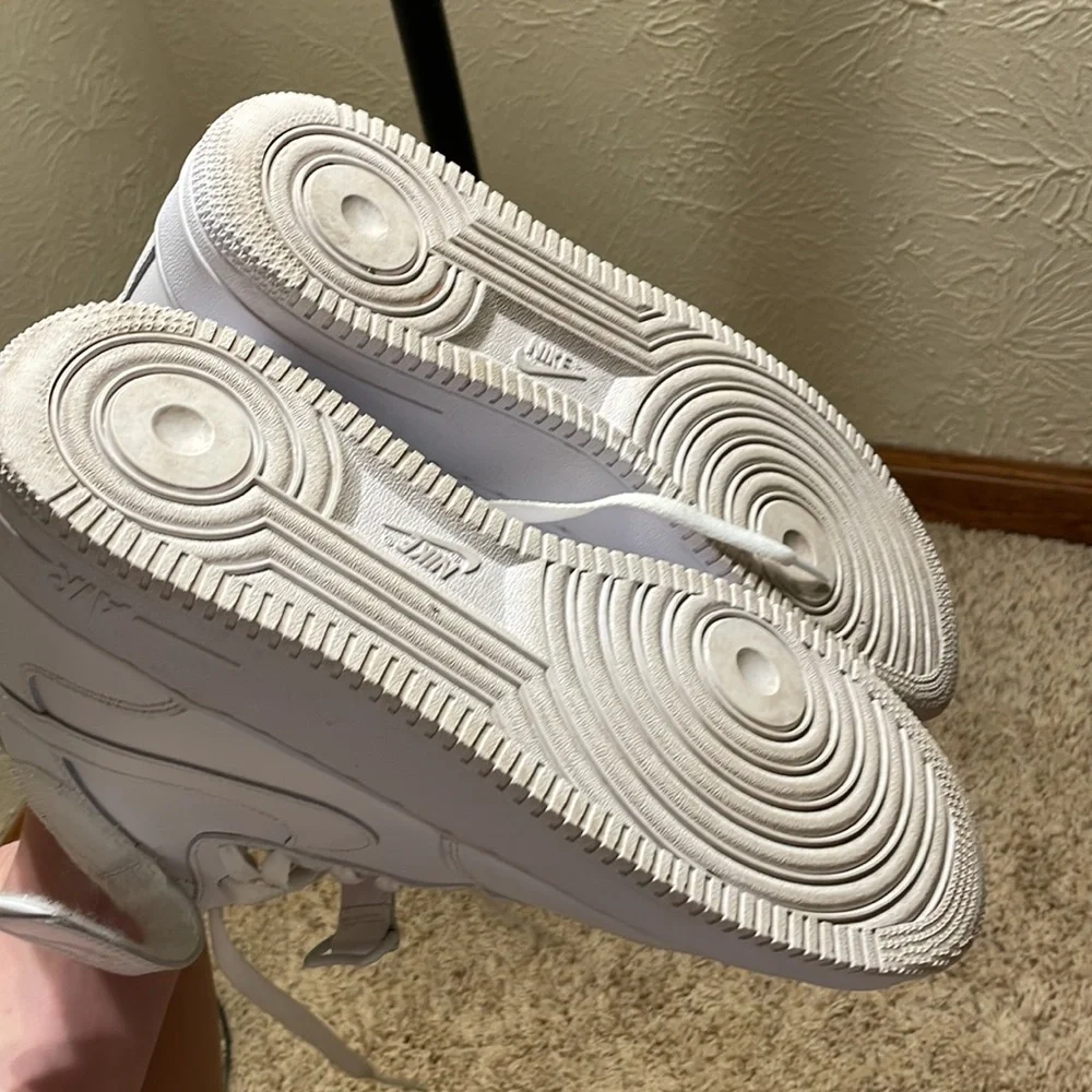 Air Force 1 Mid - Picture 4 of 5